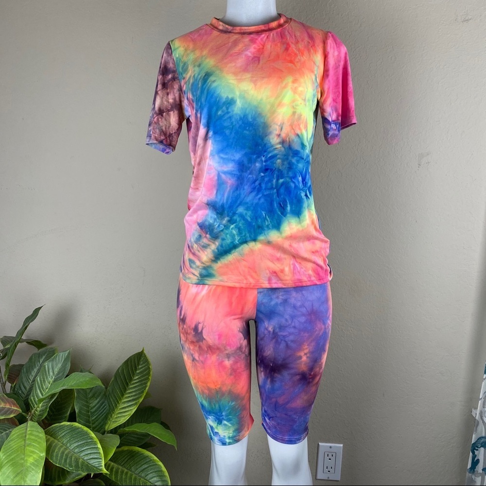 Tie Dye T-shirt and Biker‎ Shorts Set - Picture 3 of 9